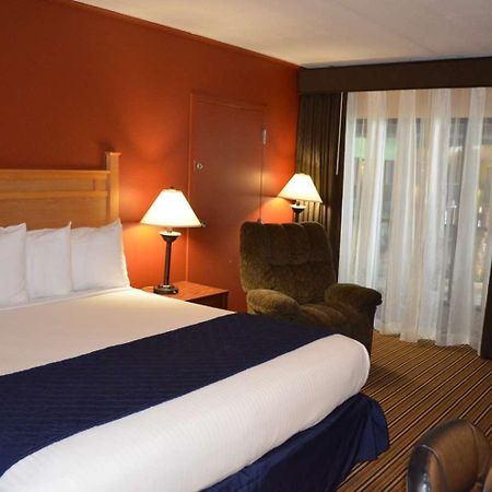Crossroads Hotel & Event Center Fort Dodge Exteriör bild