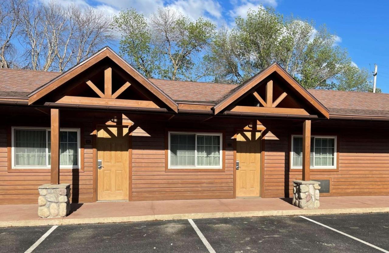 Crossroads Hotel & Event Center Fort Dodge Exteriör bild