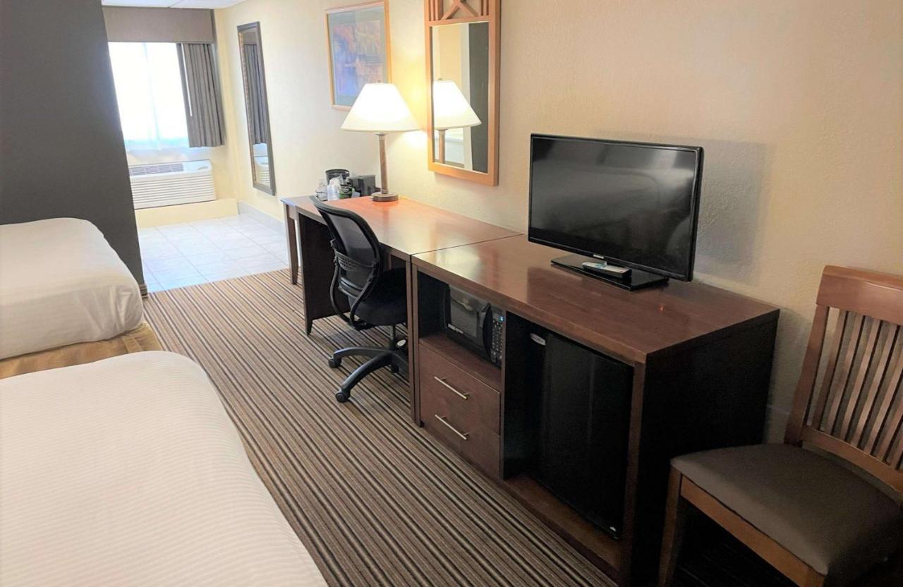 Crossroads Hotel & Event Center Fort Dodge Exteriör bild