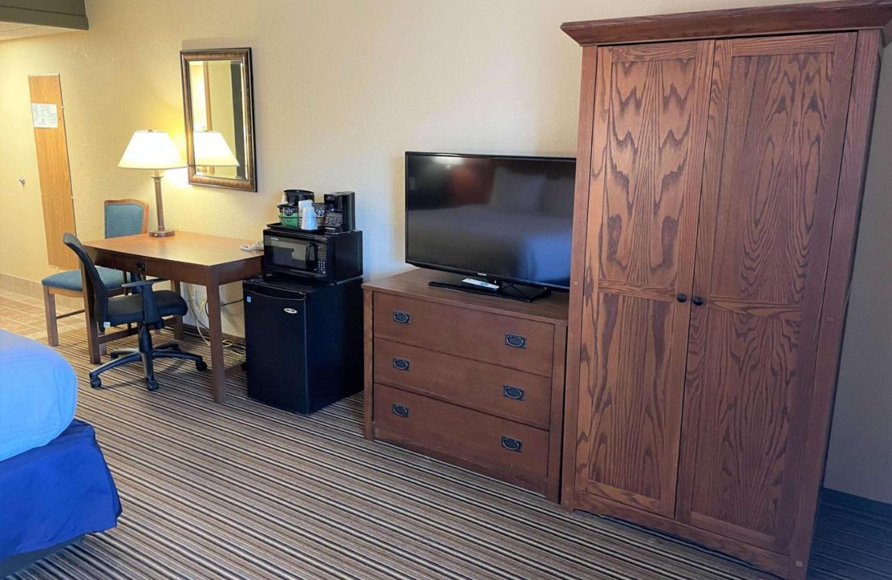 Crossroads Hotel & Event Center Fort Dodge Exteriör bild