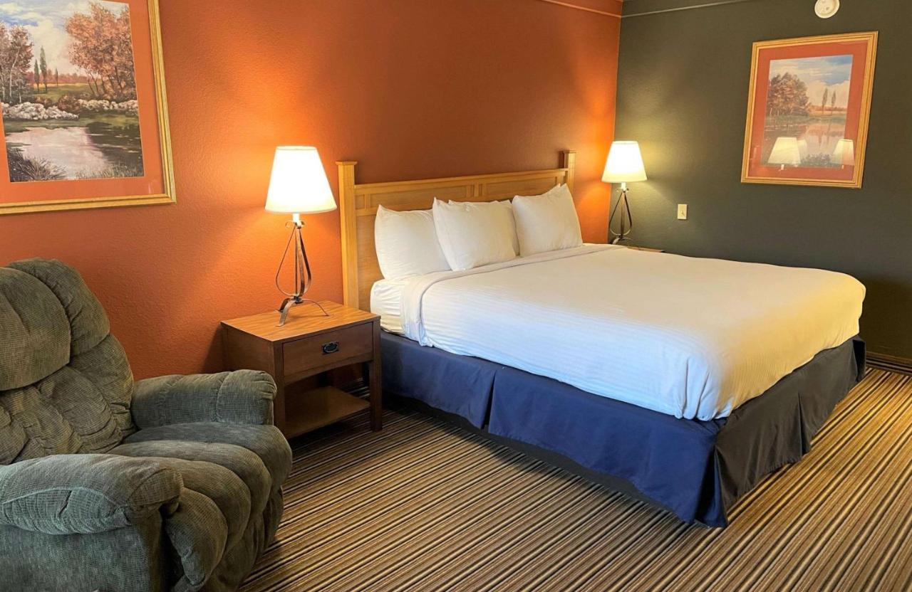 Crossroads Hotel & Event Center Fort Dodge Exteriör bild