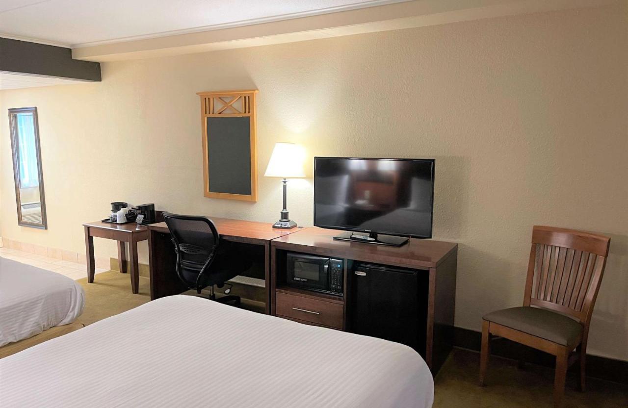 Crossroads Hotel & Event Center Fort Dodge Exteriör bild