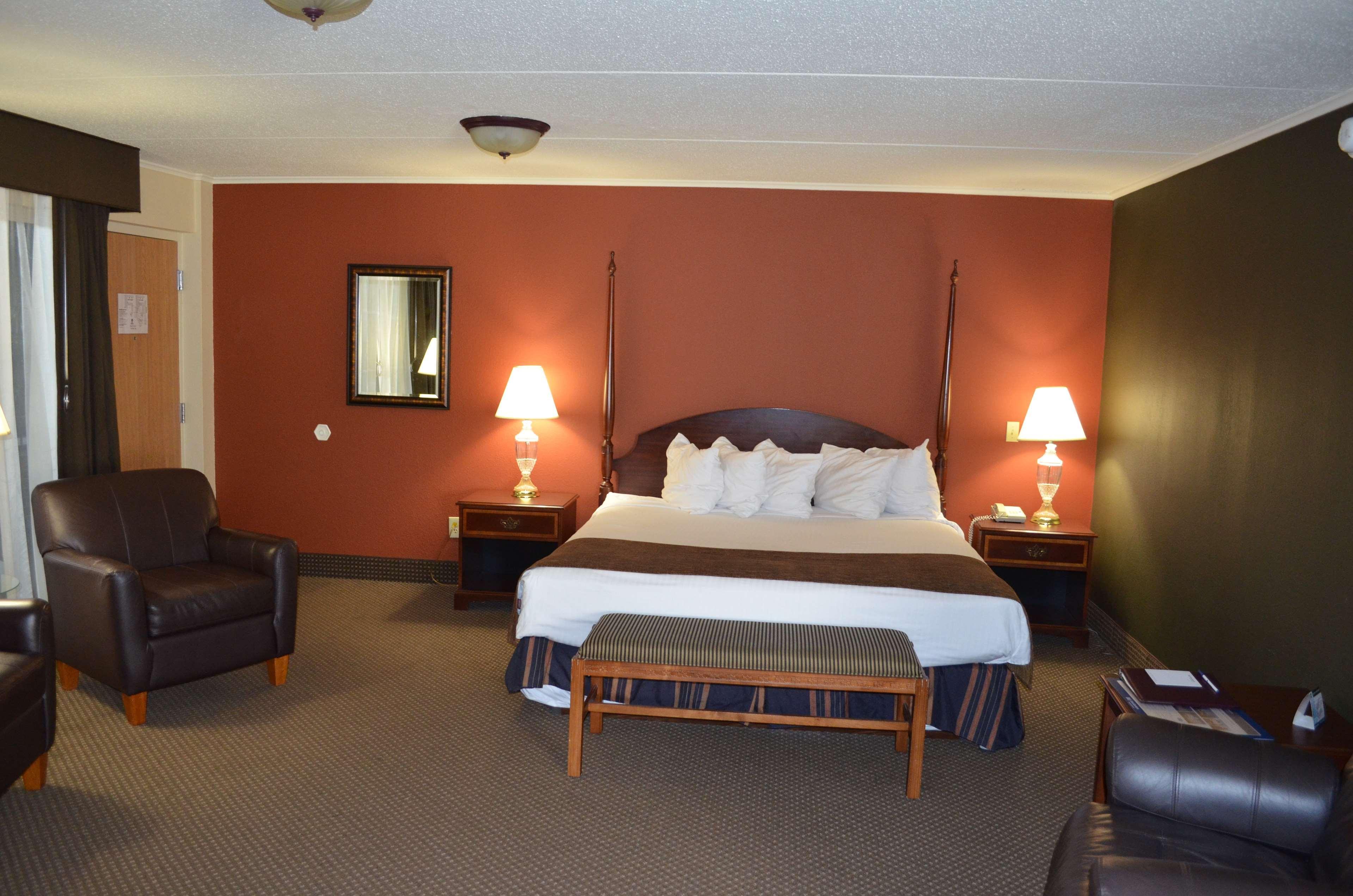 Crossroads Hotel & Event Center Fort Dodge Exteriör bild