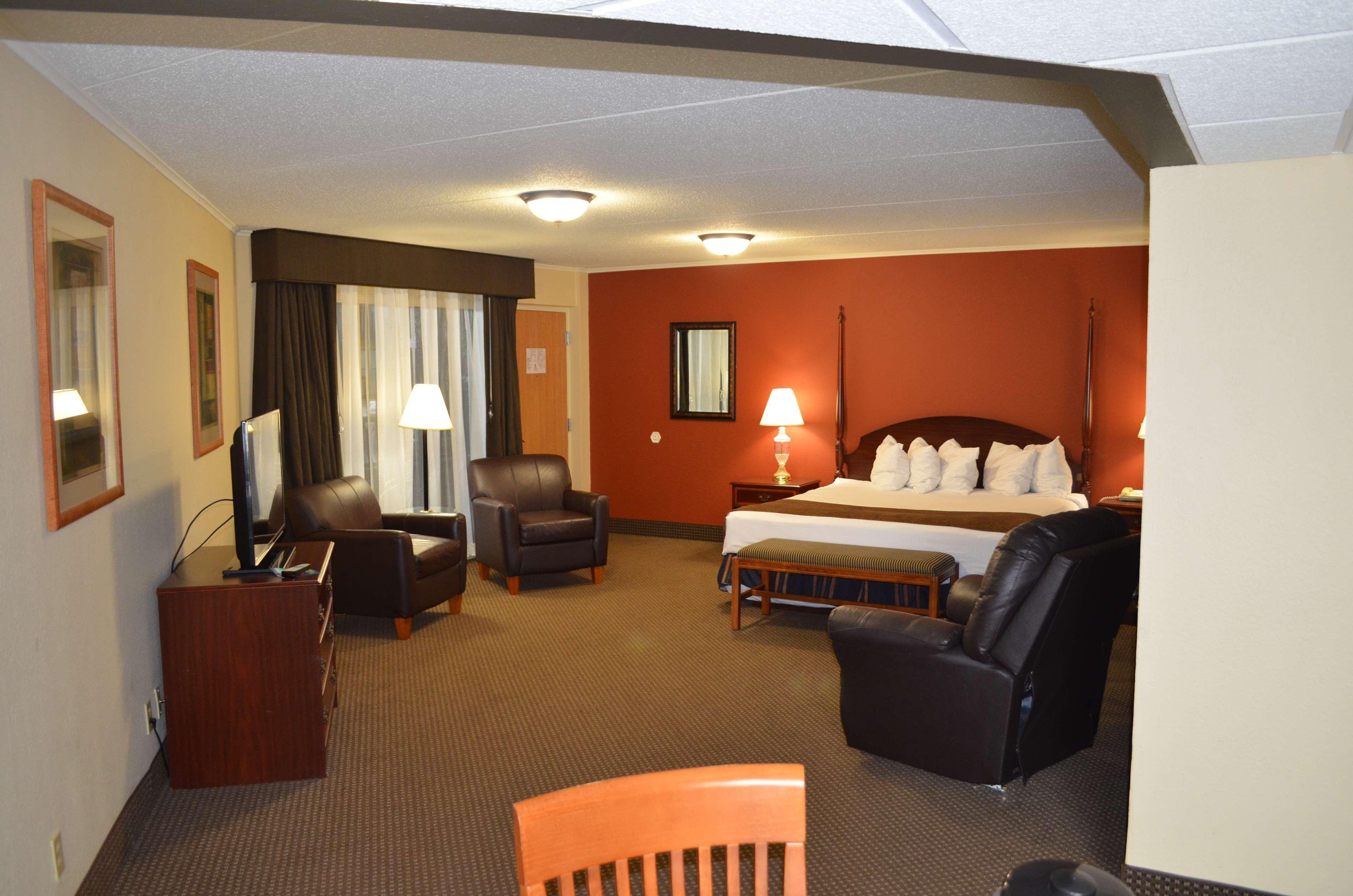 Crossroads Hotel & Event Center Fort Dodge Exteriör bild