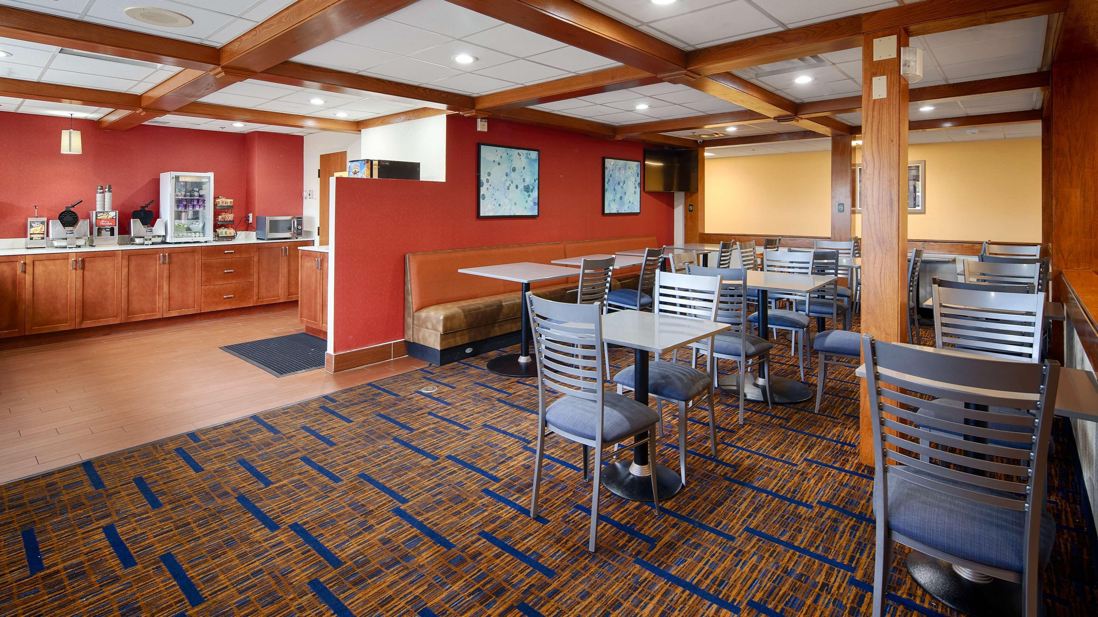 Crossroads Hotel & Event Center Fort Dodge Exteriör bild