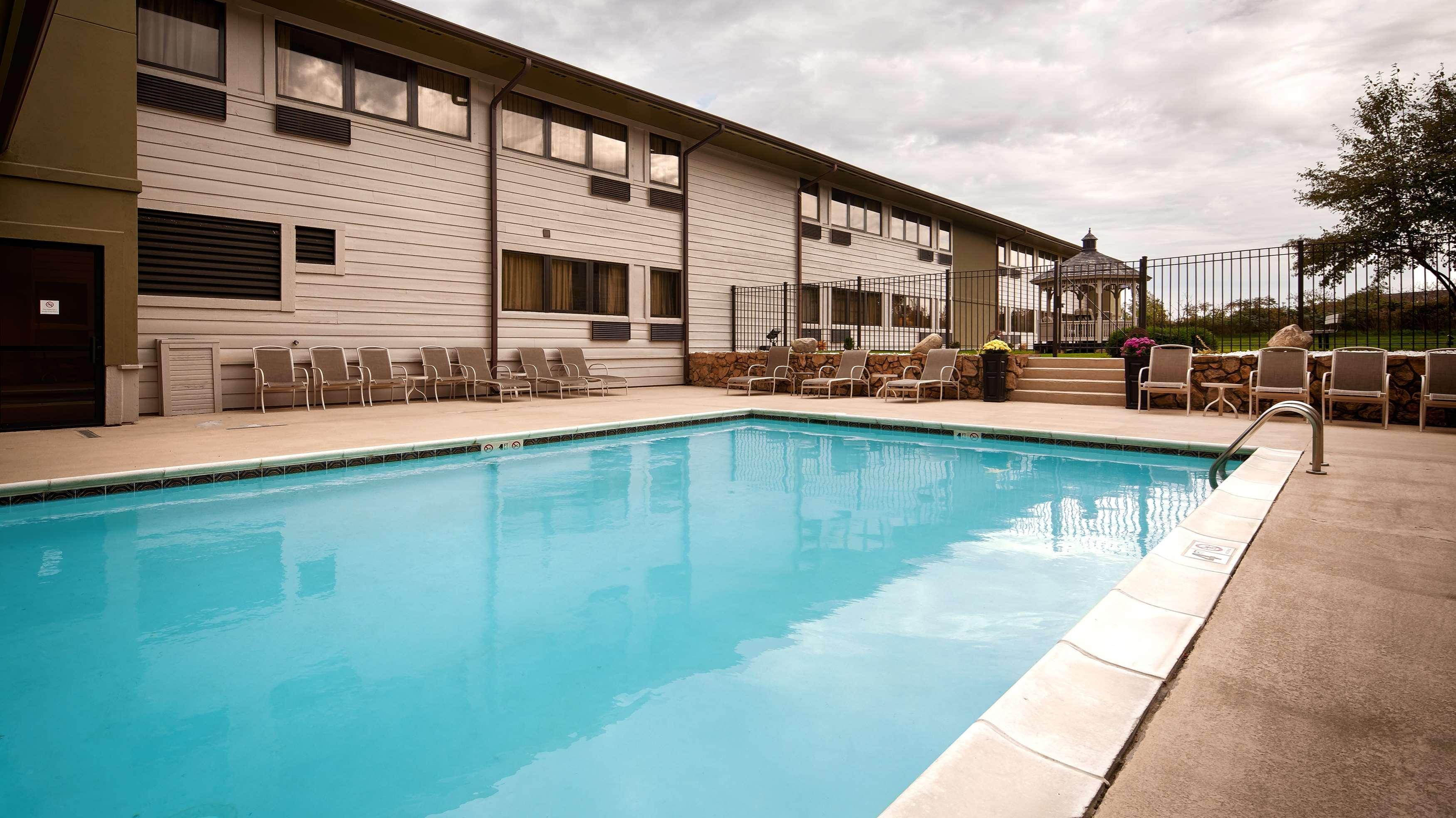 Crossroads Hotel & Event Center Fort Dodge Exteriör bild