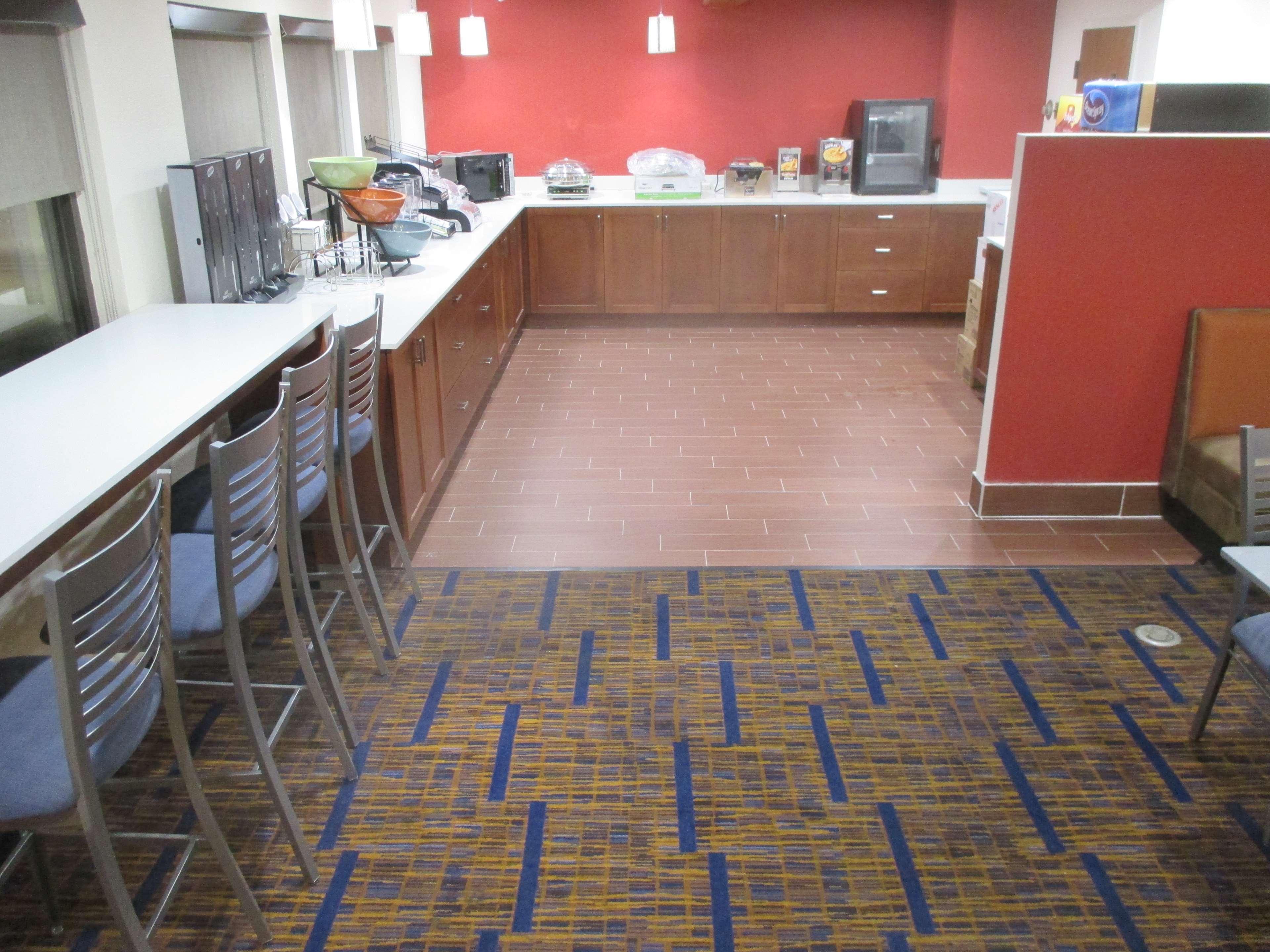 Crossroads Hotel & Event Center Fort Dodge Exteriör bild