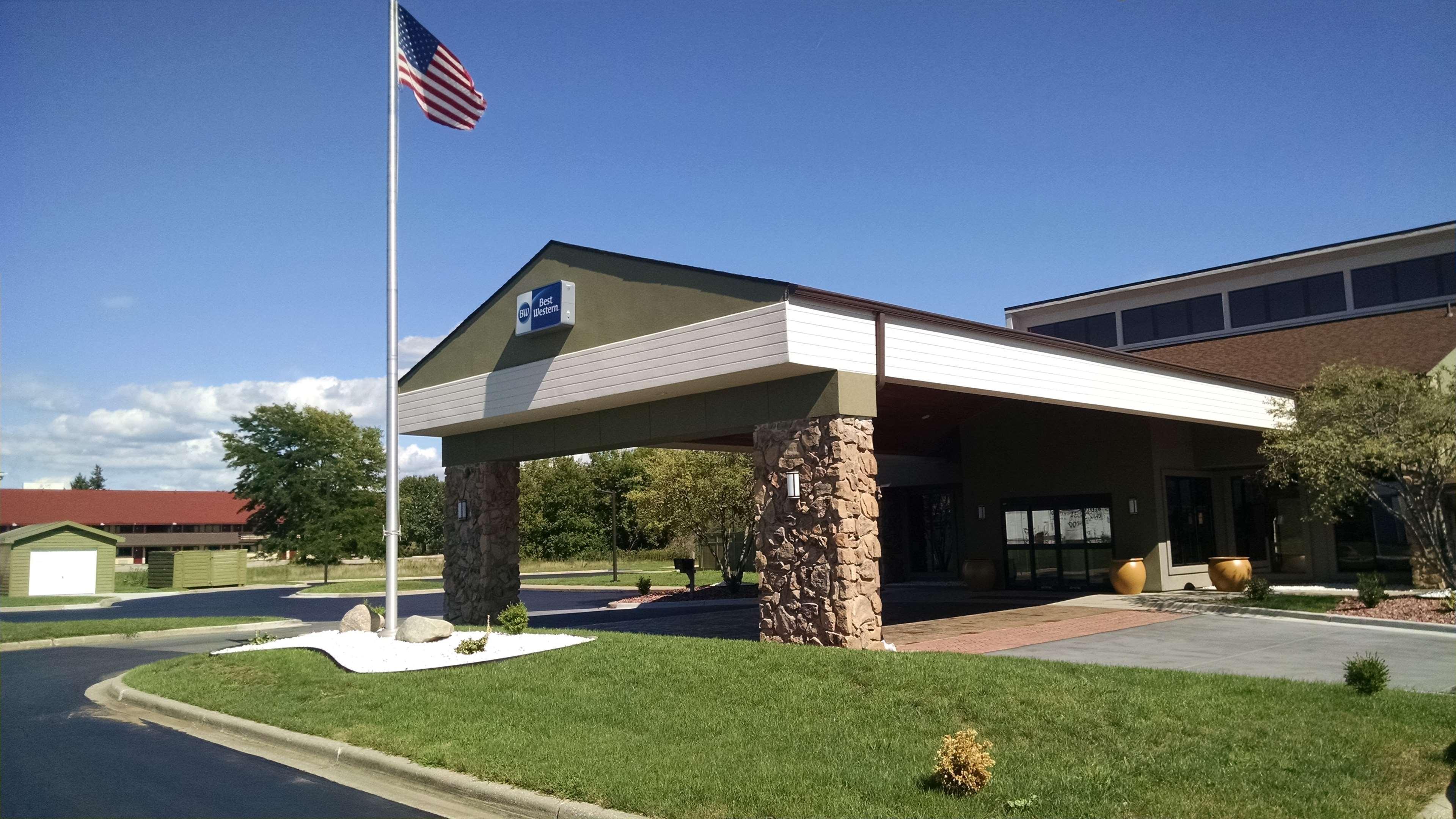 Crossroads Hotel & Event Center Fort Dodge Exteriör bild