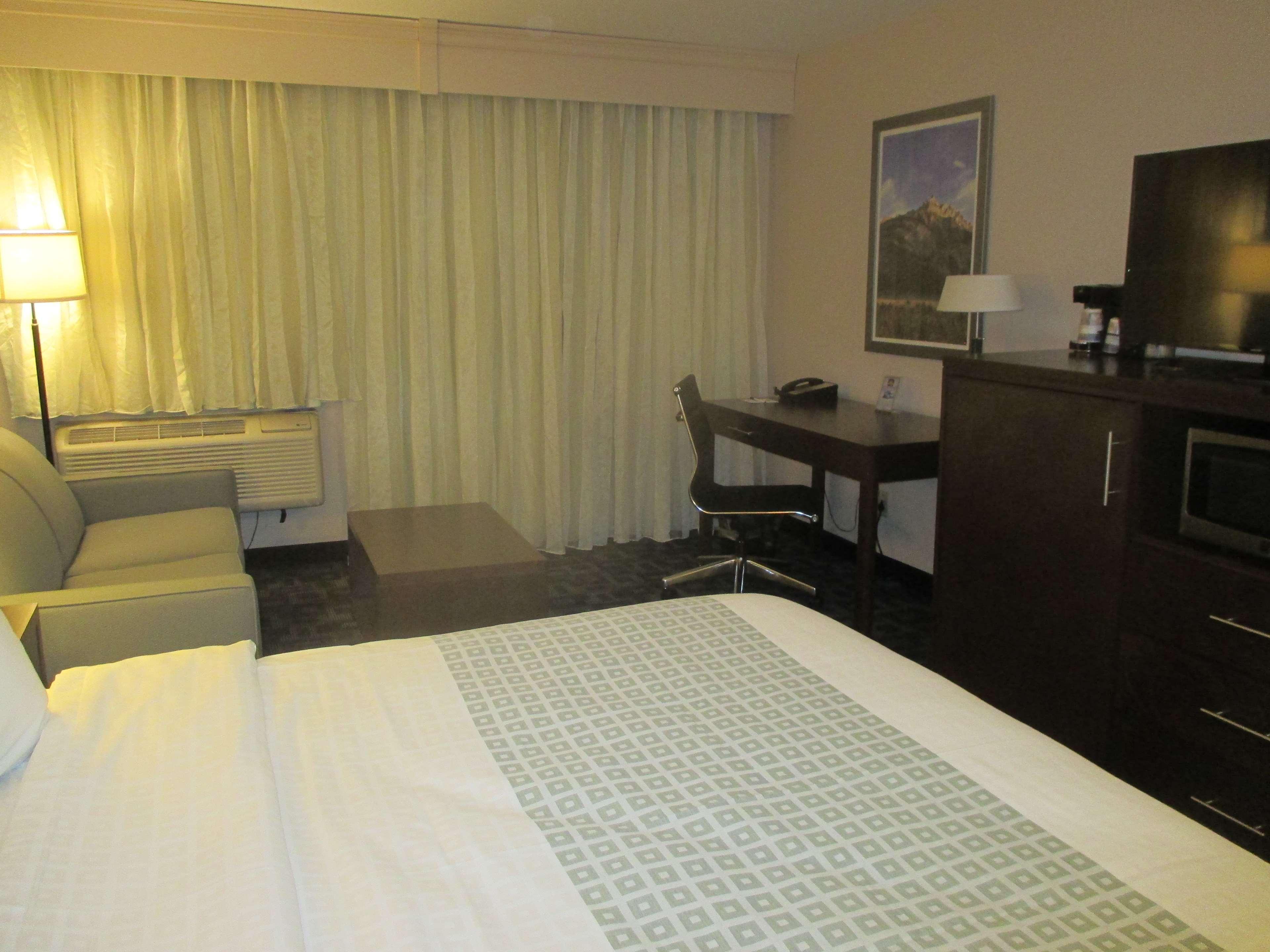 Crossroads Hotel & Event Center Fort Dodge Exteriör bild