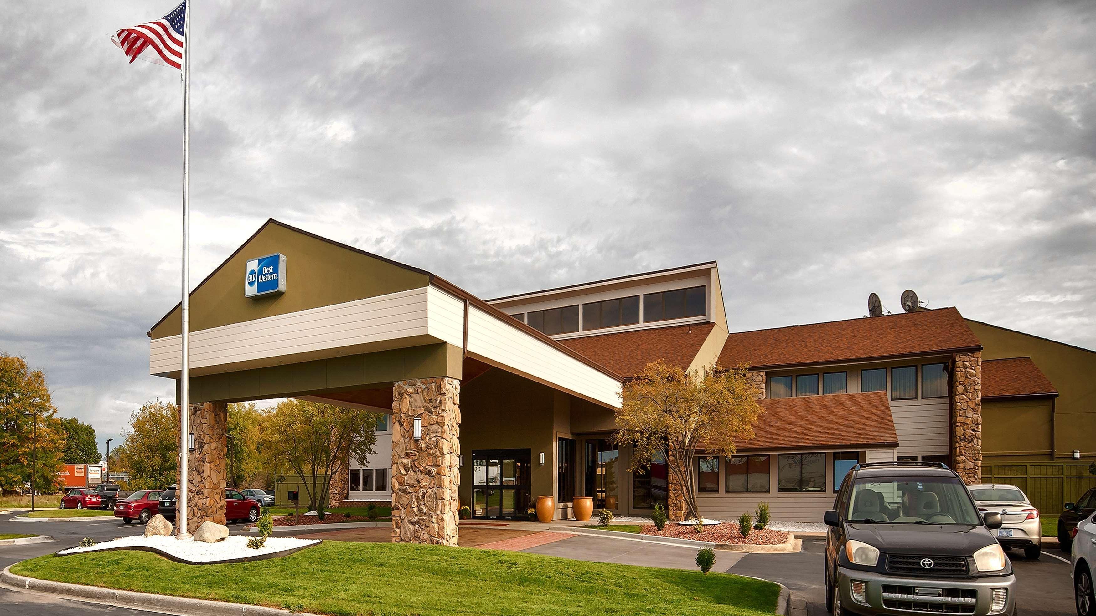 Crossroads Hotel & Event Center Fort Dodge Exteriör bild